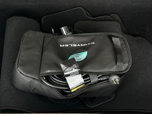 Used 2018 Chrysler Pacifica Touring Plus FWD image 52