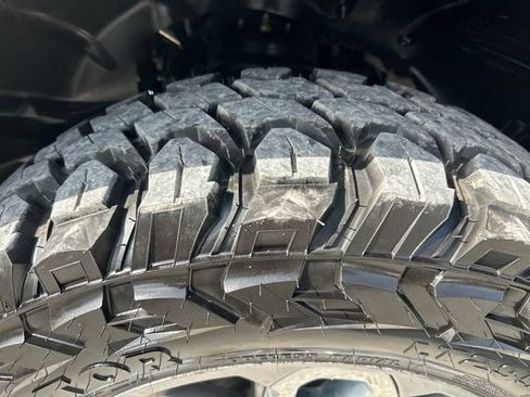 Used 2020 RAM 1500 Laramie w/ Sport Appearance Package AWD/4WD image 28