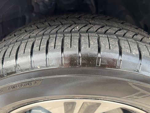 Used 2024 Subaru Crosstrek 2.0i Premium image 40