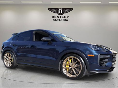 Used 2024 Porsche Cayenne Turbo GT AWD/4WD image 7