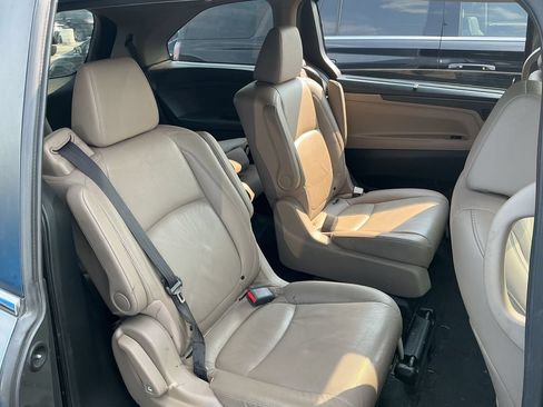 Used 2018 Honda Odyssey EX-L image 7