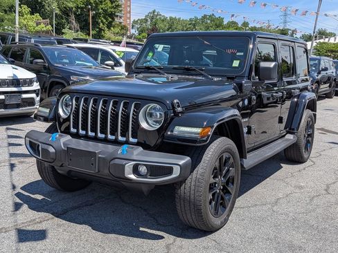 Used 2022 Jeep Wrangler Unlimited Sahara AWD/4WD image 2
