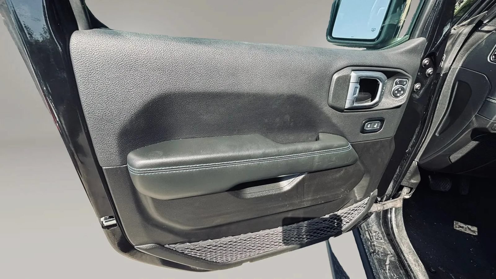 Used 2024 Jeep Wrangler High Altitude AWD/4WD image 11
