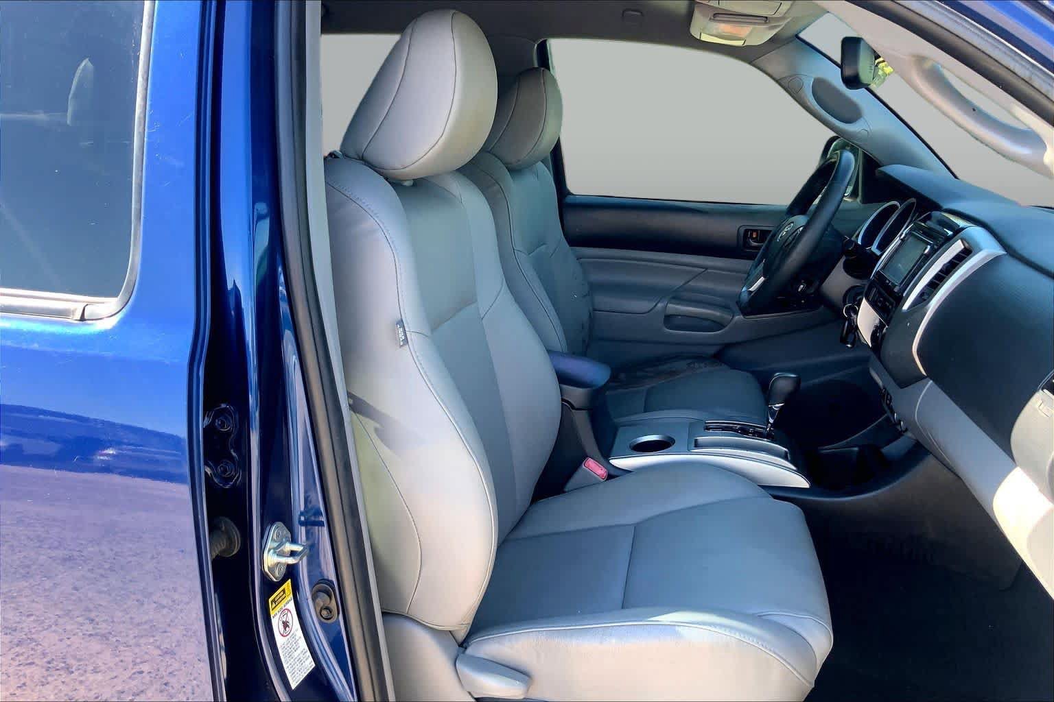 Used 2014 Toyota Tacoma PreRunner w/ Limited Package RWD image 8