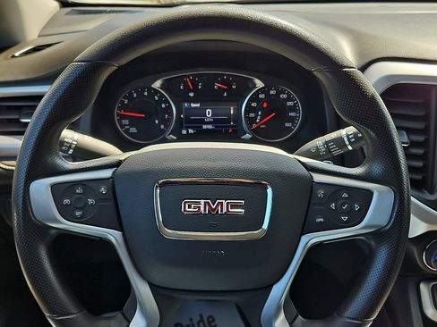 Used 2023 GMC Acadia SLE w/ Driver Convenience Package FWD image 18