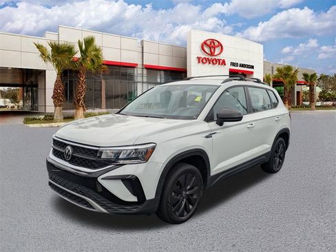 Used 2022 Volkswagen Taos S w/ IQ Drive S Package image 8