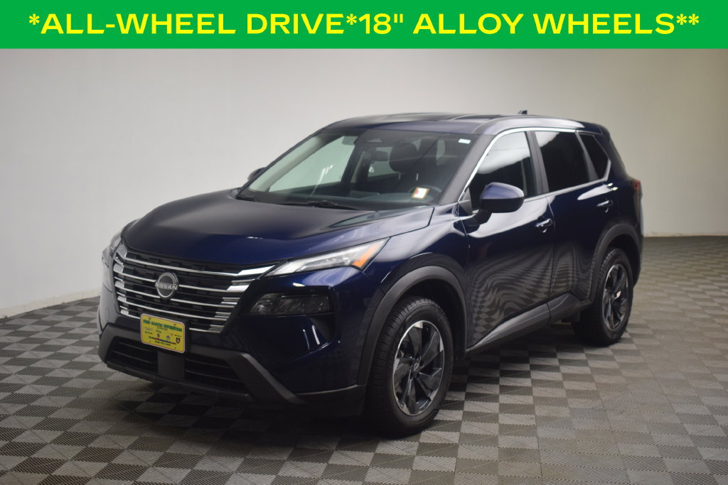 Used 2025 Nissan Rogue SV AWD/4WD image 2