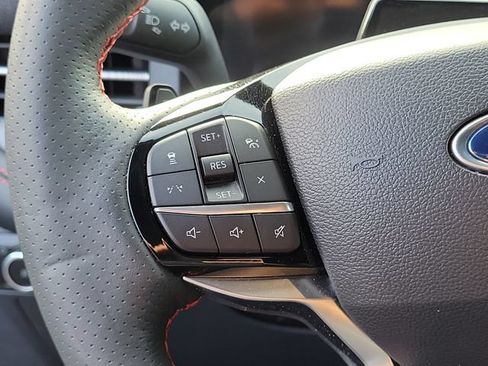 Used 2025 Ford Explorer ST AWD/4WD image 18