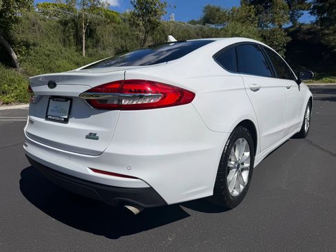 Used 2019 Ford Fusion SE image 5