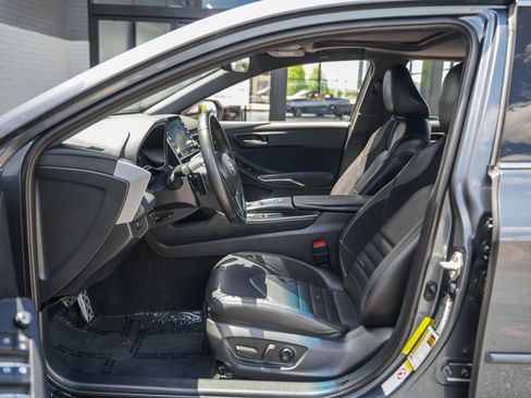 Used 2019 Toyota Avalon XSE FWD image 11