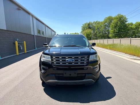 Used 2016 Ford Explorer XLT w/ Equipment Group 202A AWD/4WD image 16