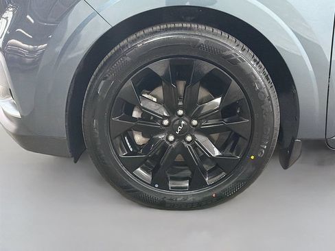 Used 2024 Kia Carnival SX Prestige FWD image 35