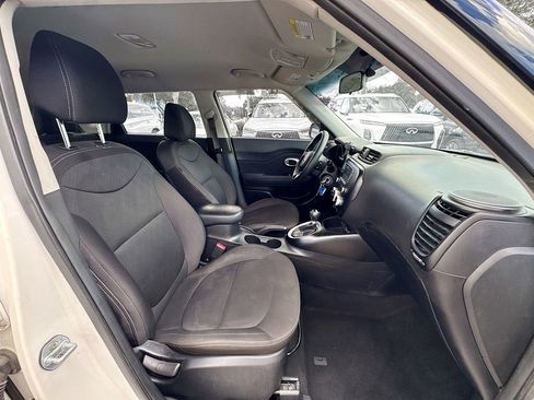 Used 2019 Kia Soul Base image 26