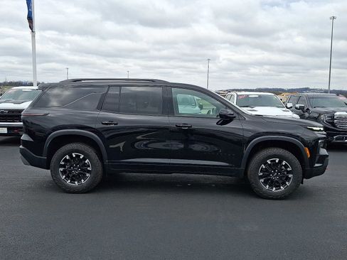 Used 2025 Chevrolet Traverse Z71 w/ Driver Confidence Package image 7