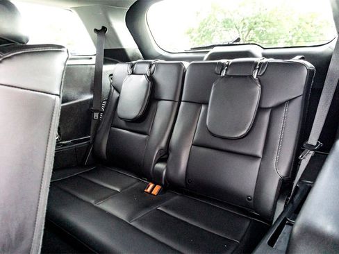 Used 2024 Ford Explorer XLT w/ Equipment Group 202A image 26