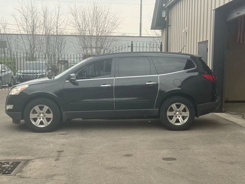 Used 2011 Chevrolet Traverse LT image 4