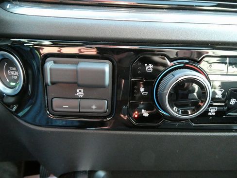 Certified 2024 Chevrolet Silverado 2500 High Country w/ Technology Package image 26