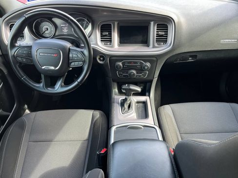 Used 2022 Dodge Charger SXT RWD image 16
