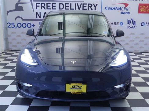 Used 2023 Tesla Model Y Long Range AWD/4WD image 2