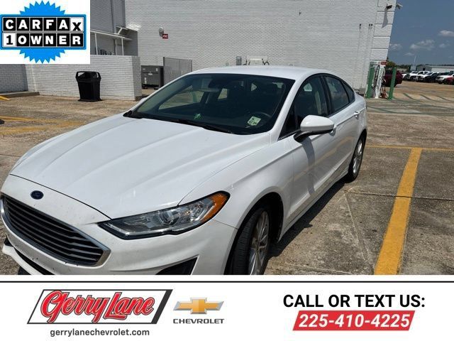 Used 2020 Ford Fusion SE FWD image 1