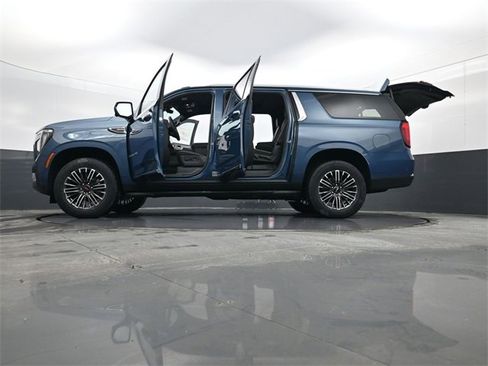 New 2026 GMC Yukon XL Elevation image 27