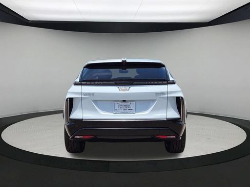 New 2026 Cadillac Lyriq Luxury AWD/4WD image 4
