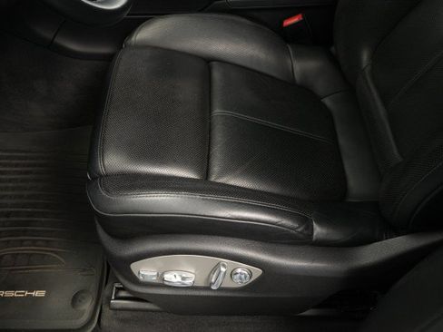 Used 2018 Porsche Macan S AWD/4WD image 28