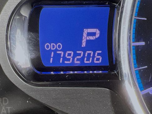 Used 2014 Toyota Sienna XLE image 16