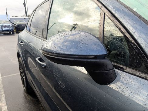 Used 2019 Porsche Cayenne image 11