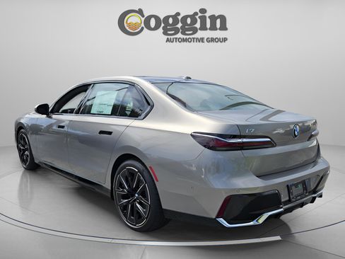 New 2025 BMW i7 xDrive60 image 3