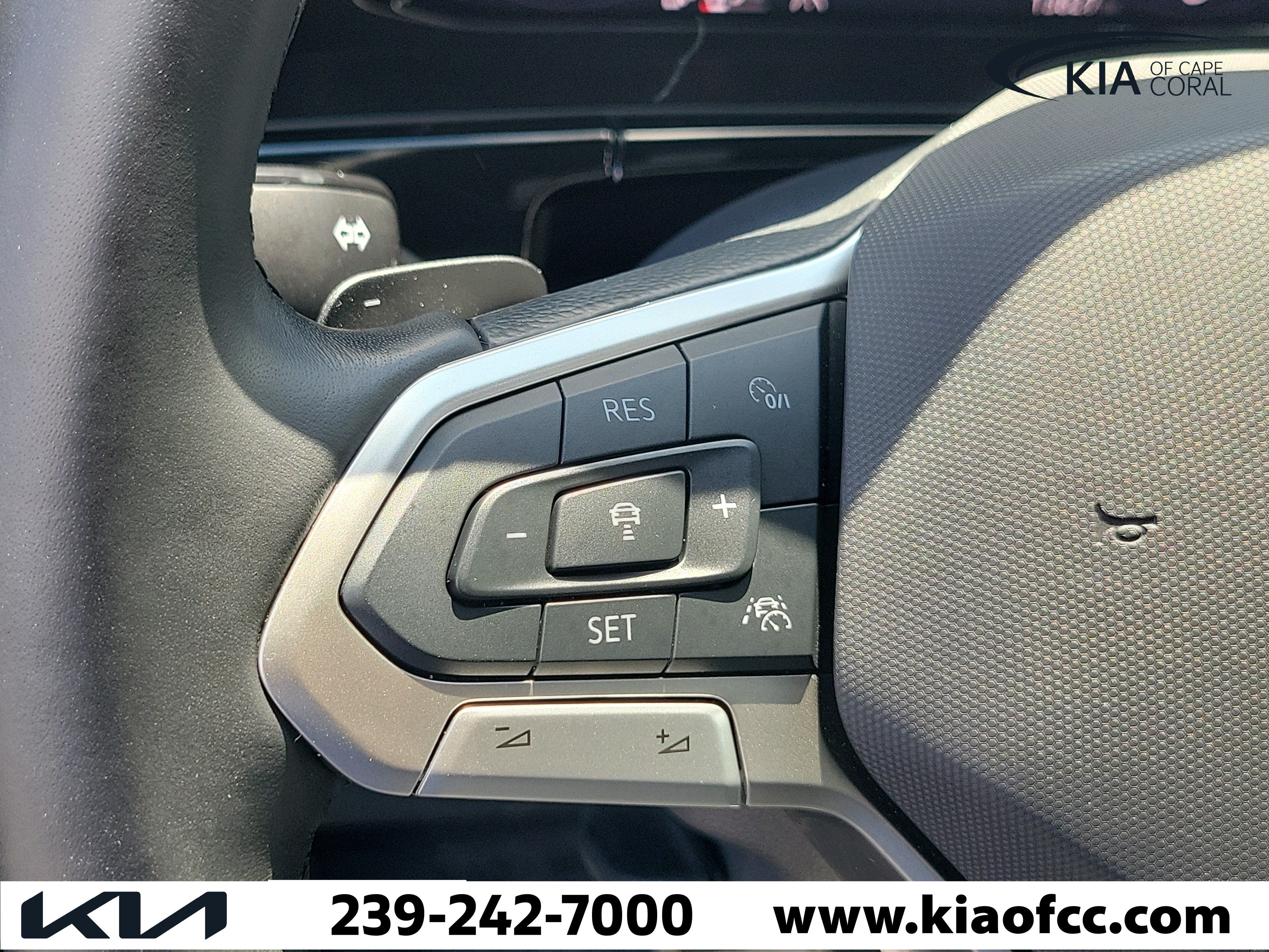 Used 2025 Volkswagen Atlas Cross Sport SEL Premium R-Line AWD/4WD image 26