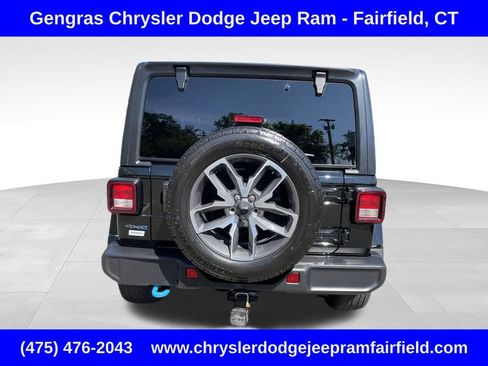 Used 2024 Jeep Wrangler Unlimited w/ Convenience Group AWD/4WD image 17