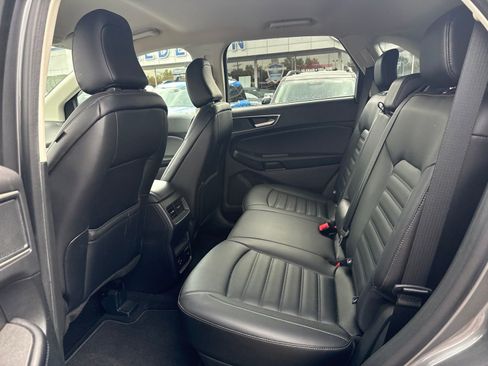 Used 2022 Ford Edge SEL w/ Convenience Package AWD/4WD image 4