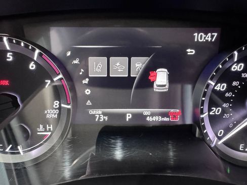 Used 2024 Toyota Highlander XLE AWD/4WD image 18
