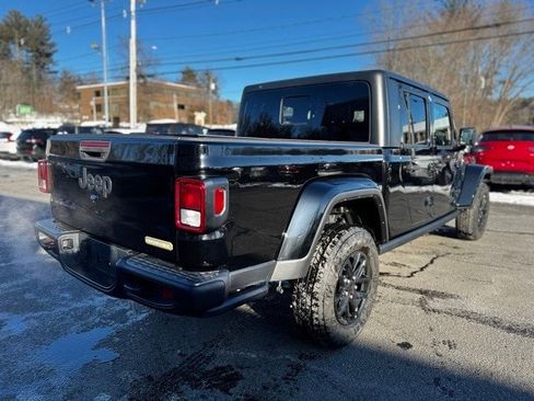 Used 2023 Jeep Gladiator Sport S image 7