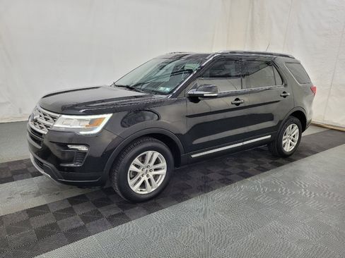 Used 2018 Ford Explorer XLT w/ Equipment Group 202A image 2