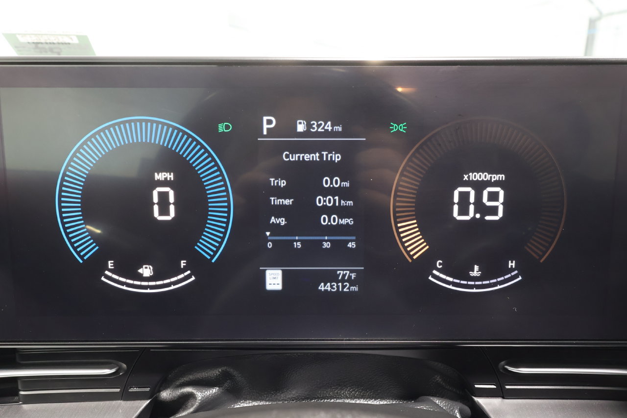 Used 2025 Hyundai Kona SEL FWD image 11