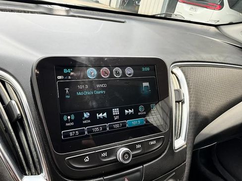 Used 2018 Chevrolet Malibu LT FWD image 20