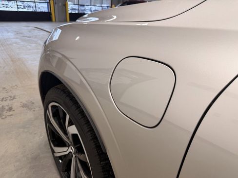 Used 2024 Volvo XC60 T8 Ultimate image 15