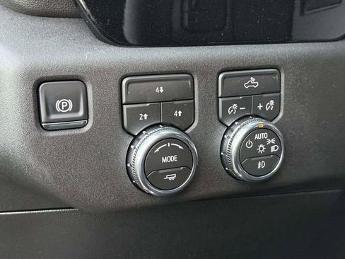 New 2026 GMC Sierra 2500 SLE w/ Preferred Package image 17