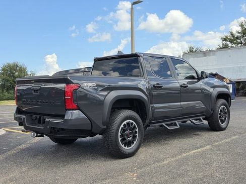 Used 2025 Toyota Tacoma TRD Off-Road AWD/4WD image 6