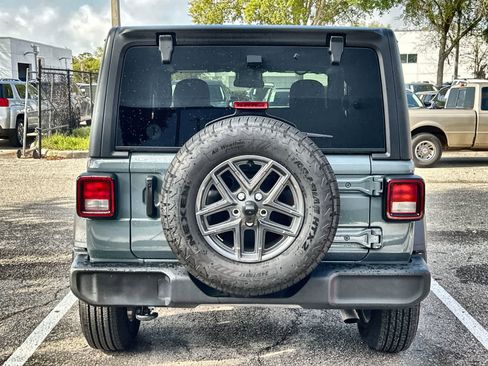 Used 2025 Jeep Wrangler Sport S image 7