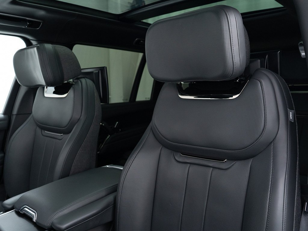 Used 2023 Land Rover Range Rover SV AWD/4WD image 16