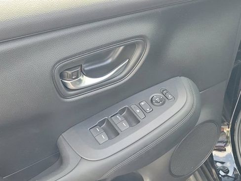 Certified 2024 Honda HR-V LX image 16