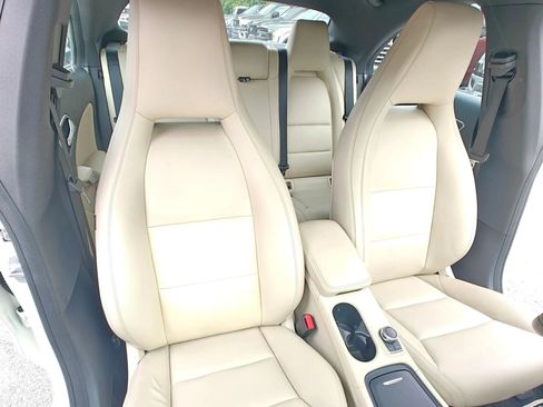 Used 2014 Mercedes-Benz CLA 250 image 25