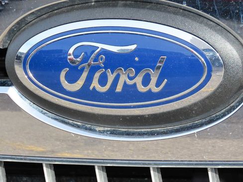 Certified 2019 Ford F150 XLT w/ Equipment Group 302A Luxury image 11