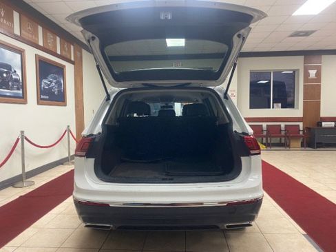 Used 2018 Volkswagen Tiguan SE image 9