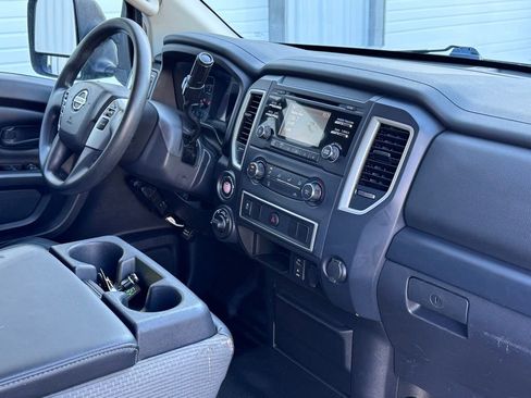 Used 2017 Nissan Titan S AWD/4WD image 6
