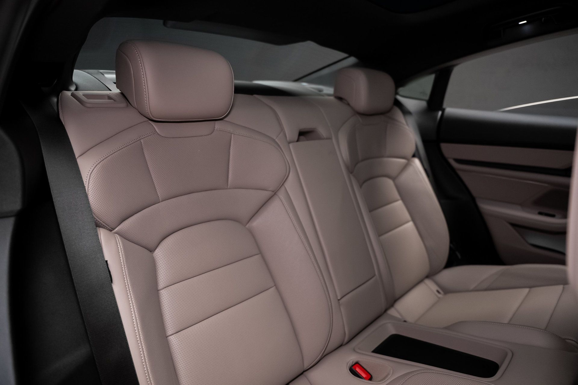Used 2022 Porsche Taycan RWD image 61
