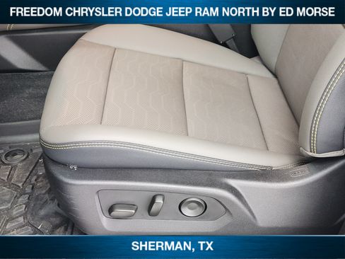 Used 2026 Chevrolet Colorado ZR2 AWD/4WD image 17